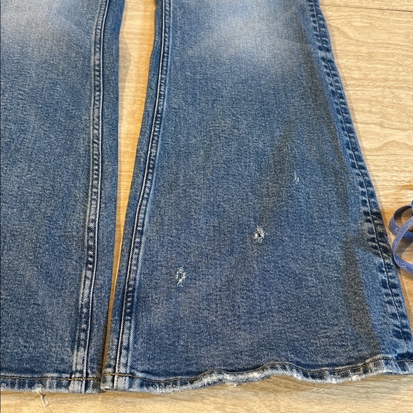 AE77 Premium Low Rise Flare Jeans - Picture 16 of 16